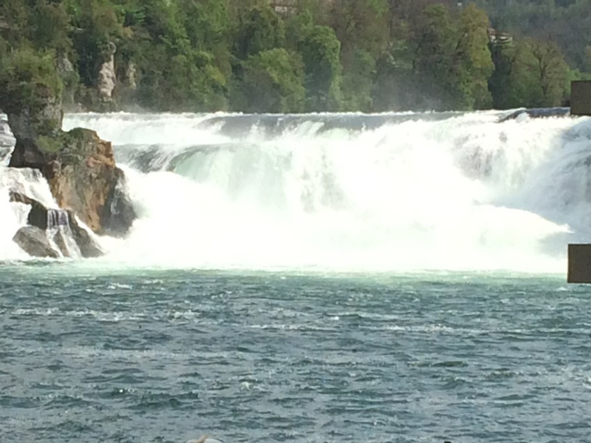 The Rheinfall in motion