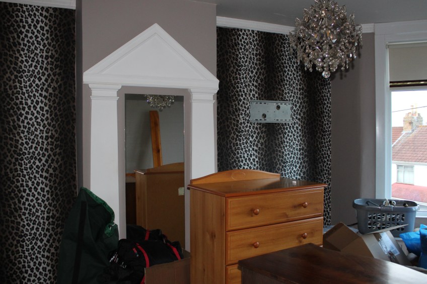 Front bedroom with parthenon